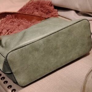 Elegant Green and Tan Leather Shoulder Bag